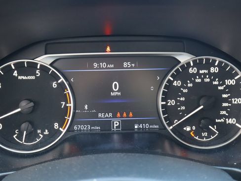 Used 2024 Nissan Altima 2.5 SV FWD image 9