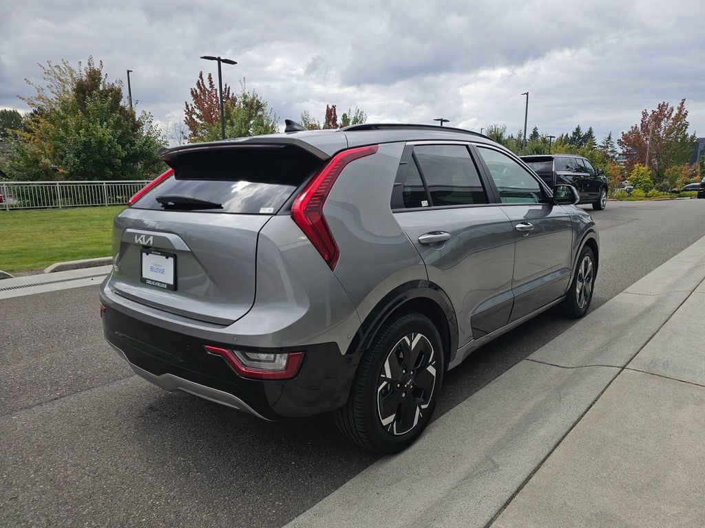 Used 2023 Kia Niro Wave w/ Wave Preserve Package FWD image 7