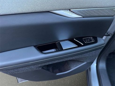 New 2025 Cadillac Optiq Sport 2 w/ LPO, ONYX Package image 10