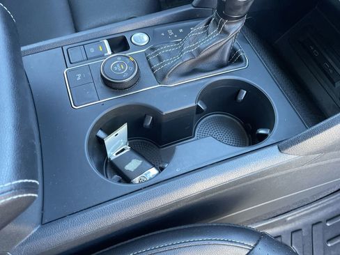 Used 2021 Volkswagen Atlas SE image 30