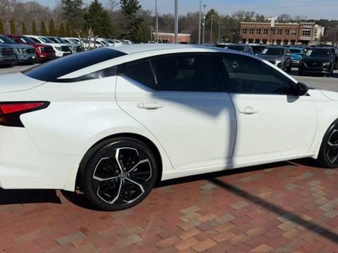 Used 2023 Nissan Altima 2.5 SR image 3