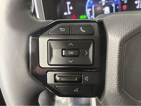 Used 2025 Toyota Land Cruiser image 25