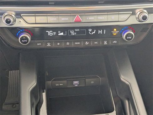 Used 2022 Kia Telluride LX image 19