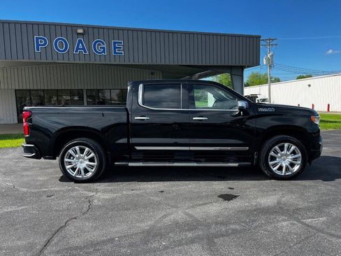 Used 2022 Chevrolet Silverado 1500 High Country w/ High Country Premium Package image 2