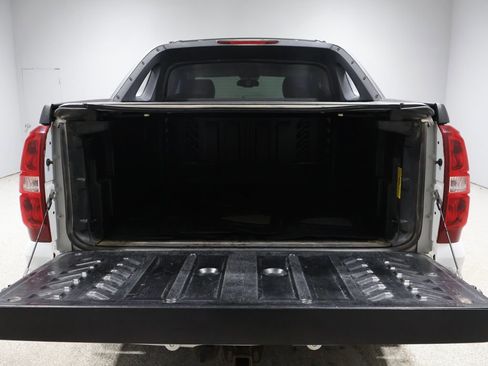Used 2011 Chevrolet Avalanche LT w/ Luxury Package image 5