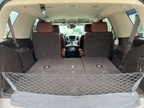 Used 2020 Chevrolet Tahoe Premier w/ RST Edition RWD image 3