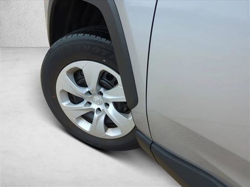 Used 2024 Toyota RAV4 LE image 10