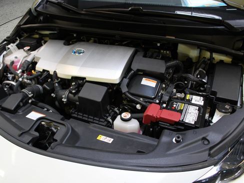 Used 2018 Toyota Prius Prime Plus image 45