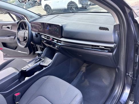 Used 2026 Kia Sportage LX w/ LX Convenience Package AWD/4WD image 30