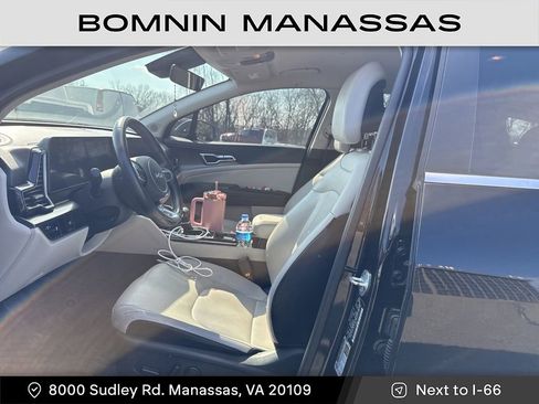 Used 2024 Kia Sportage EX image 5