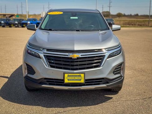 Used 2024 Chevrolet Equinox LT AWD/4WD image 2