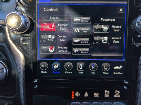 Used 2020 RAM 1500 Limited w/ Black Appearance Package image 28