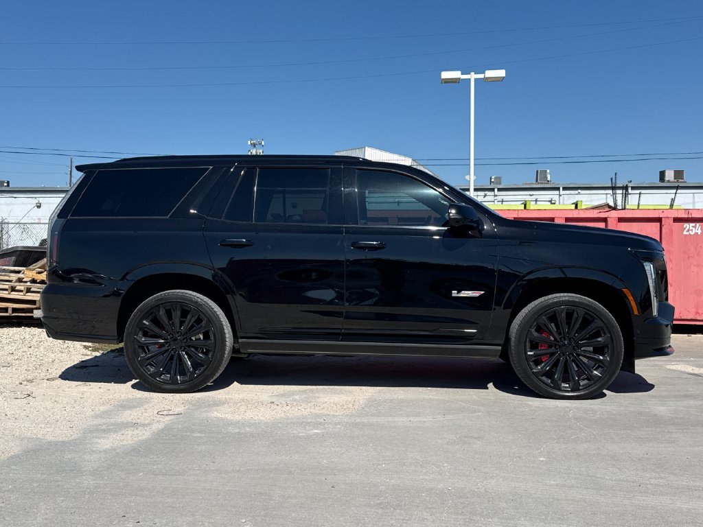 Used 2025 Cadillac Escalade V w/ LPO, Floor Liner Package AWD/4WD image 7