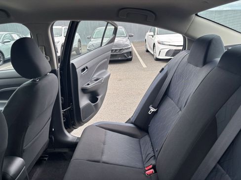 Used 2025 Nissan Versa SV FWD image 37