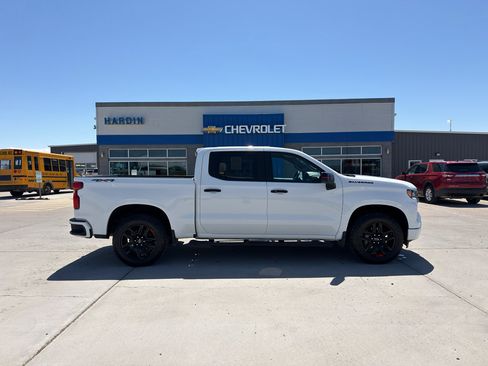 Used 2023 Chevrolet Silverado 1500 RST w/ Redline Edition AWD/4WD image 7