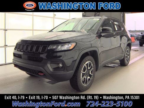 Used 2024 Jeep Compass Trailhawk AWD/4WD image 1