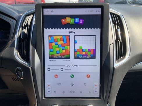 Used 2024 Ford Edge Titanium image 40