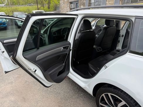Used 2016 Volkswagen Golf Limited Edition FWD image 24
