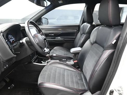 Used 2020 Mitsubishi Outlander LE FWD image 6