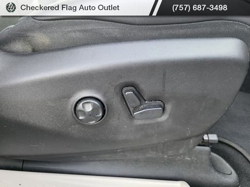 Used 2018 Chrysler Pacifica Limited image 44