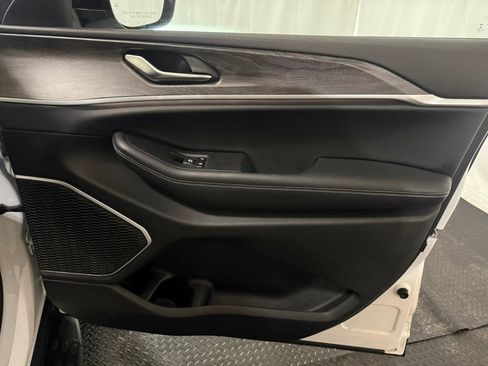 Used 2022 Jeep Grand Cherokee L Limited image 30