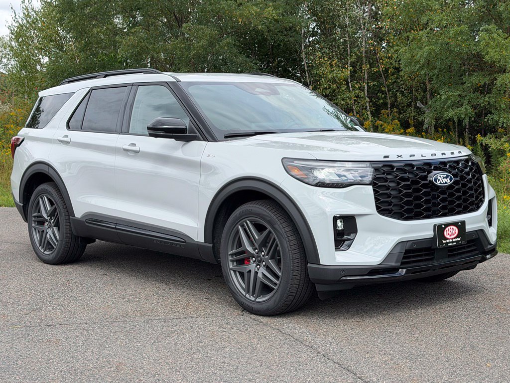 New 2027 Ford Explorer ST-Line w/ Premium Package AWD/4WD image 1