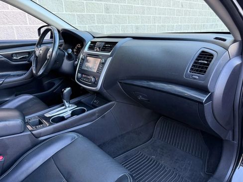 Used 2017 Nissan Altima 2.5 SL w/ 2.5 Technology Package FWD image 19