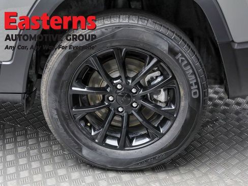 Used 2023 Jeep Cherokee Altitude Lux image 8