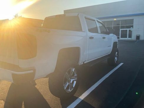 Used 2018 Chevrolet Silverado 1500 Custom w/ Custom Value Package AWD/4WD image 6