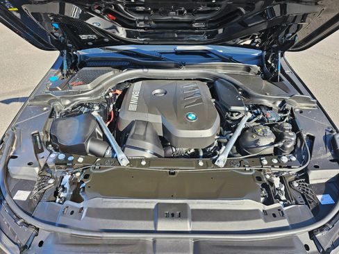 Certified 2025 BMW 530i xDrive 530i xDrive w/ Premium Package image 9