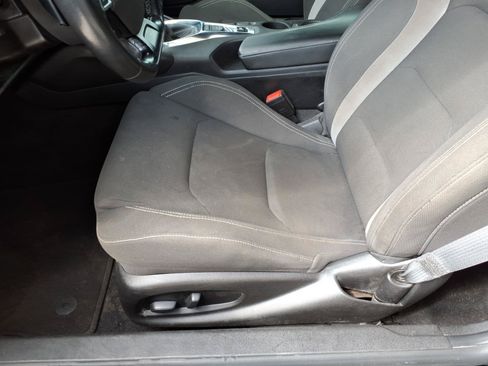 Used 2021 Chevrolet Camaro LT RWD image 4
