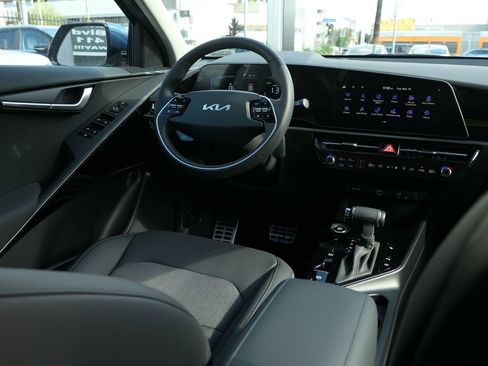 New 2025 Kia Niro EX Touring image 21