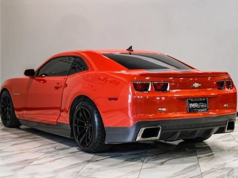 Used 2010 Chevrolet Camaro SS w/ LPO, Ground Effects Package RWD image 12