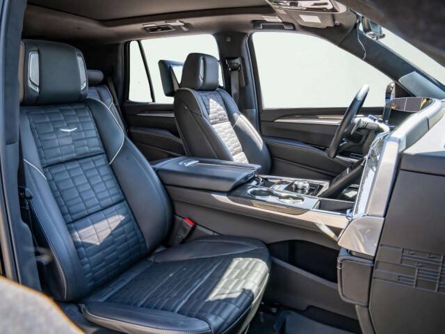 Used 2026 Cadillac Escalade V AWD/4WD image 12