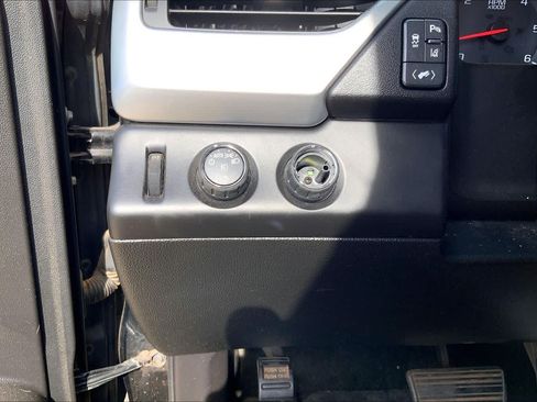 Used 2015 Chevrolet Suburban LTZ AWD/4WD image 31