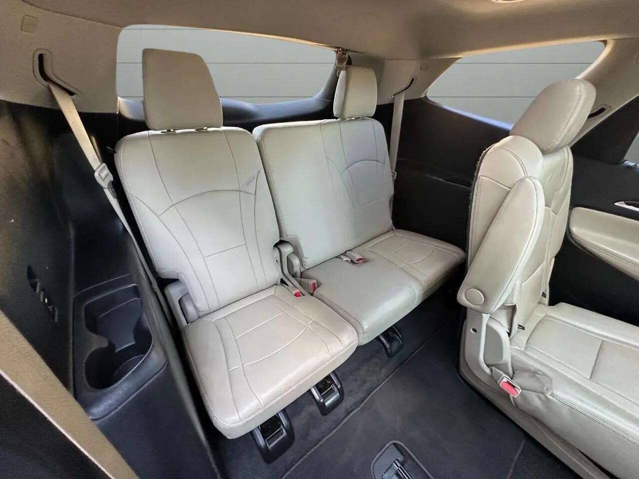 Used 2020 Buick Enclave Essence w/ Sound and Sites Package AWD/4WD image 10