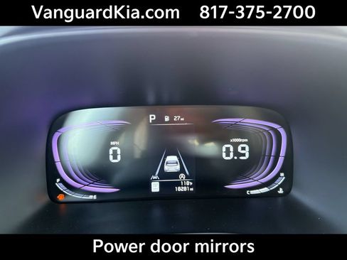 Certified 2025 Kia Soul LX w/ LX Technology Package FWD image 11