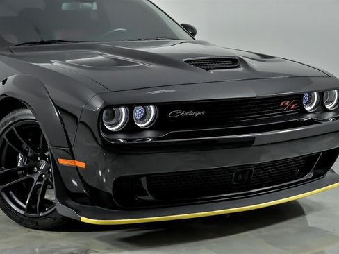 Used 2023 Dodge Challenger R/T Scat Pack RWD image 3