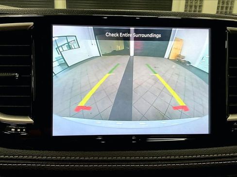 Used 2024 Chrysler Pacifica Select image 14
