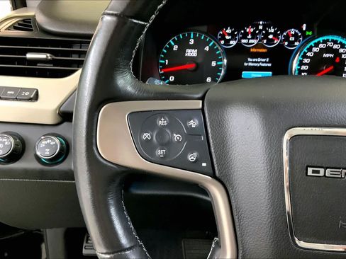 Used 2020 GMC Yukon XL Denali w/ Denali Premium Package AWD/4WD image 23