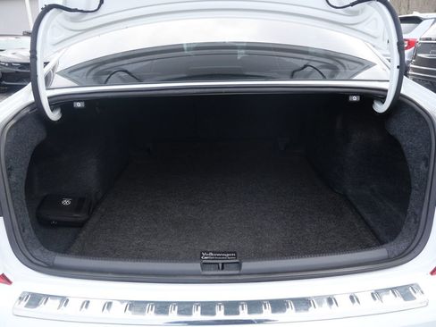 Used 2022 Volkswagen Passat 2.0T SE image 31