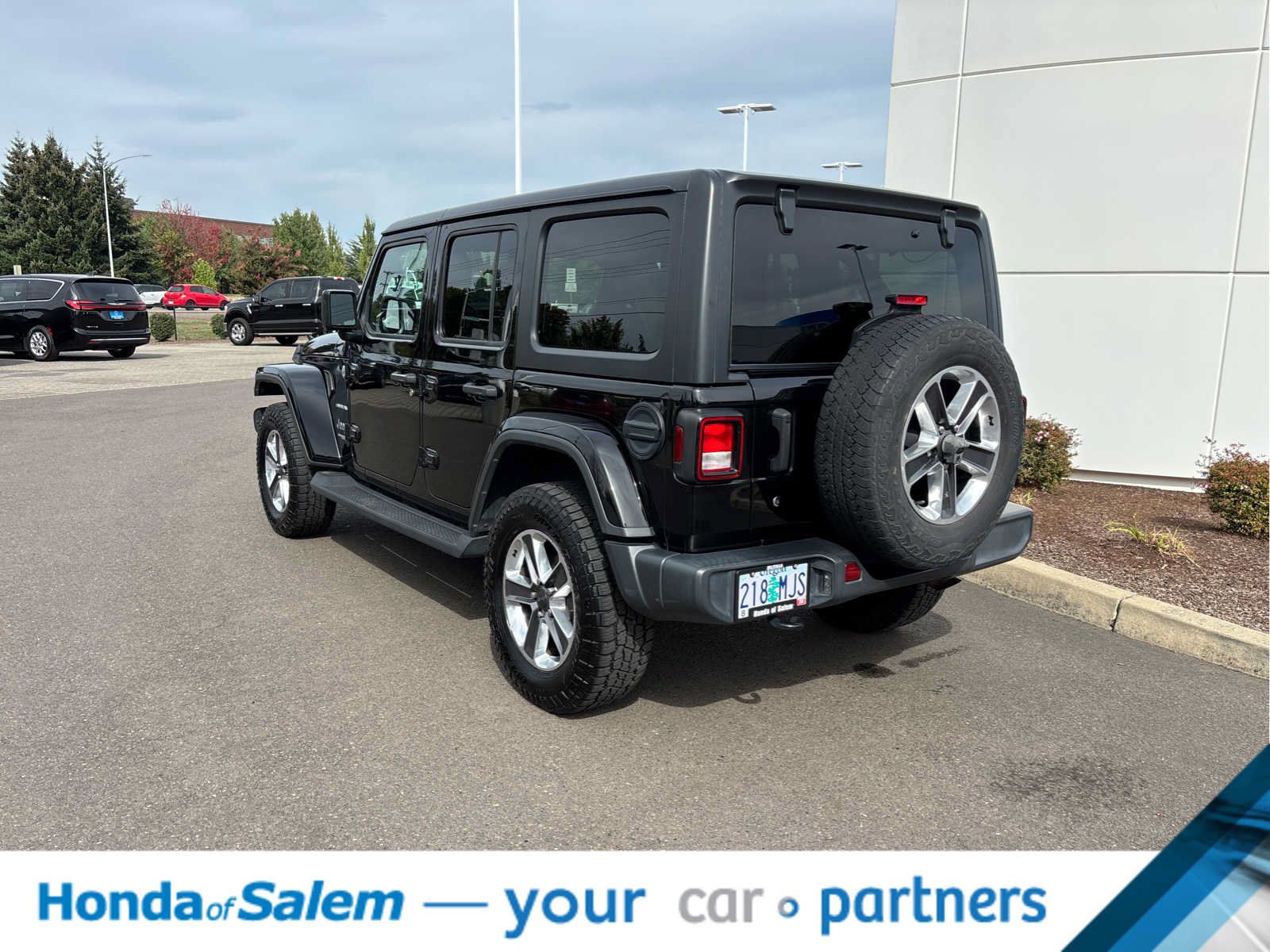 Used 2020 Jeep Wrangler Unlimited Sahara AWD/4WD image 4