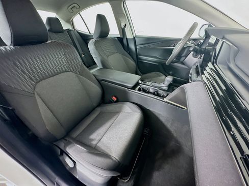 Used 2025 Toyota Camry LE image 31