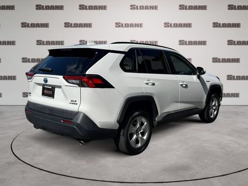 Used 2020 Toyota RAV4 XLE w/ Convenience Package AWD/4WD image 5