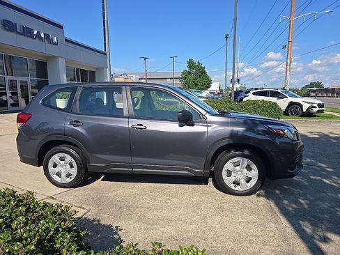Used 2022 Subaru Forester AWD/4WD image 3
