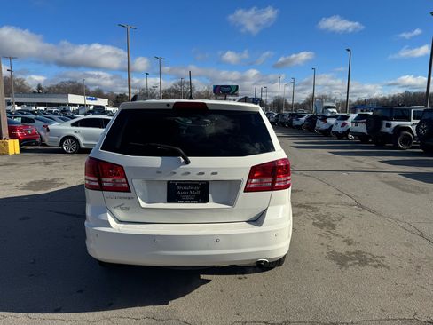 Used 2020 Dodge Journey SE w/ SE Popular Equipment Group image 4