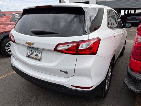 Used 2021 Chevrolet Equinox LS w/ LS Convenience Package image 3
