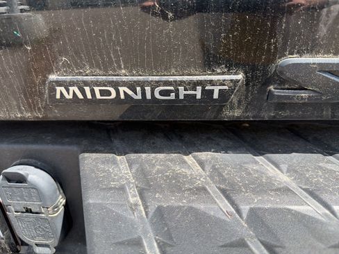 Used 2018 Nissan Titan SV w/ SV Convenience Package AWD/4WD image 11