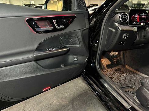 Used 2025 Mercedes-Benz C 300 4MATIC Sedan image 21