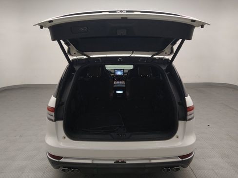 Used 2020 Lincoln Aviator Reserve w/ Equipment Group 201A RWD image 22